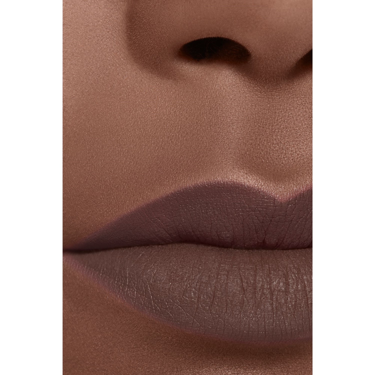 LA BARRA DE LABIOS LÍQUIDA MATE INTENSA DE LARGA DURACIÓN